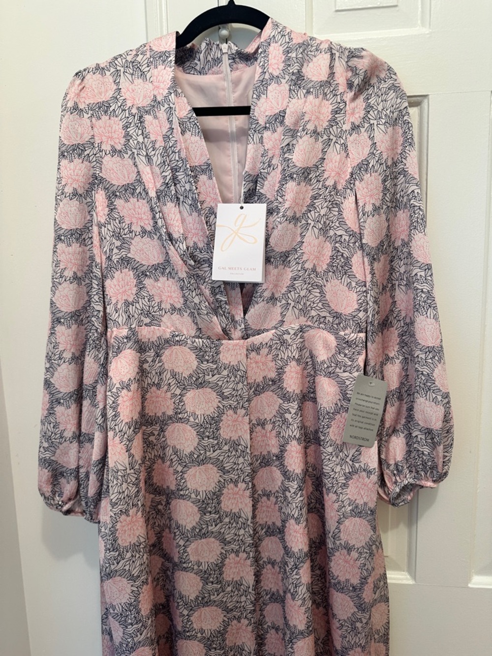 Gal Meets Glam Lizzie Pink and Navy Floral V-Neck Midi Dress from Nordstrom - Picture 3 of 13